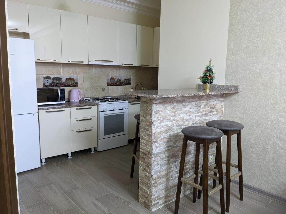 Berapartment With Mountain View Batoumi Extérieur photo